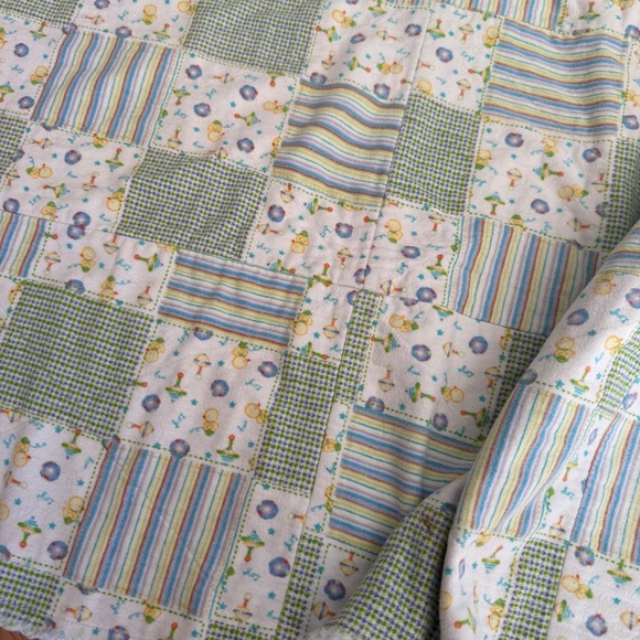 Aden and anais large muslin blanket bundle lot and quilt blanket - Picture 3 of 3